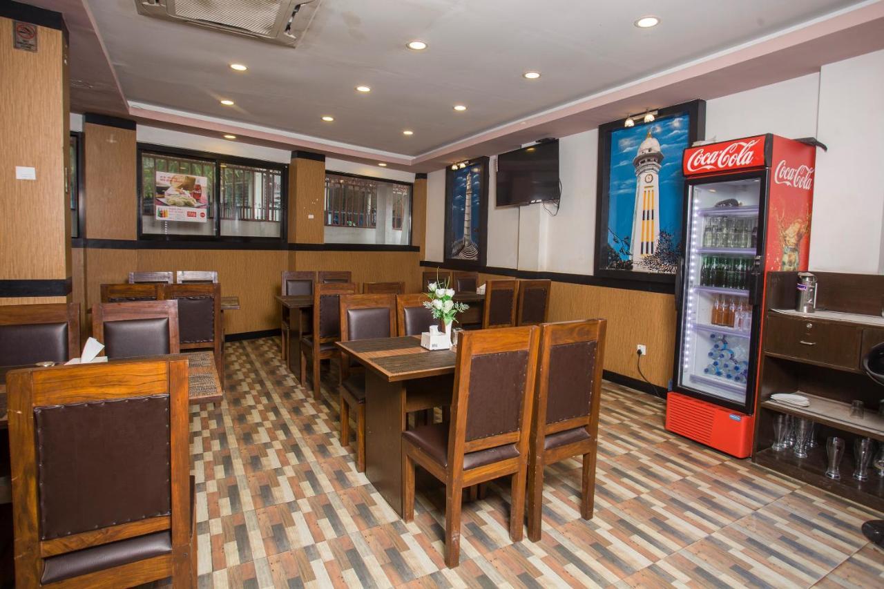 Oyo 104 Hotel Baltic Inn Katmandu Zewnętrze zdjęcie
